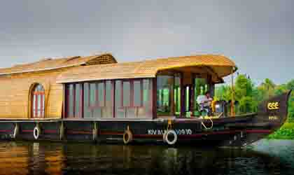 Kerala Houseboat Booking